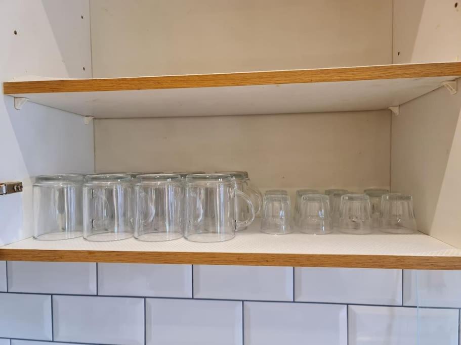 צ'יגוול London Luxury 6 Bedroom Family House Sleeps 12 People Parking For 4 Cars Close To Tube. מראה חיצוני תמונה